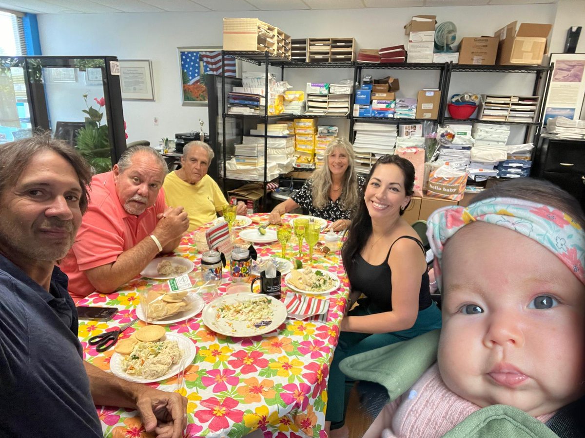 Exciting day at the Islander… celebrated La Jefa Mariella’s b-day and were joined by the “real” Jefa – Gia Alejandra – who put us in our places… happy ones!!!
#islandernews #keybiscayne #baby #babygirl #familybusiness #family #workandplay #workfamily