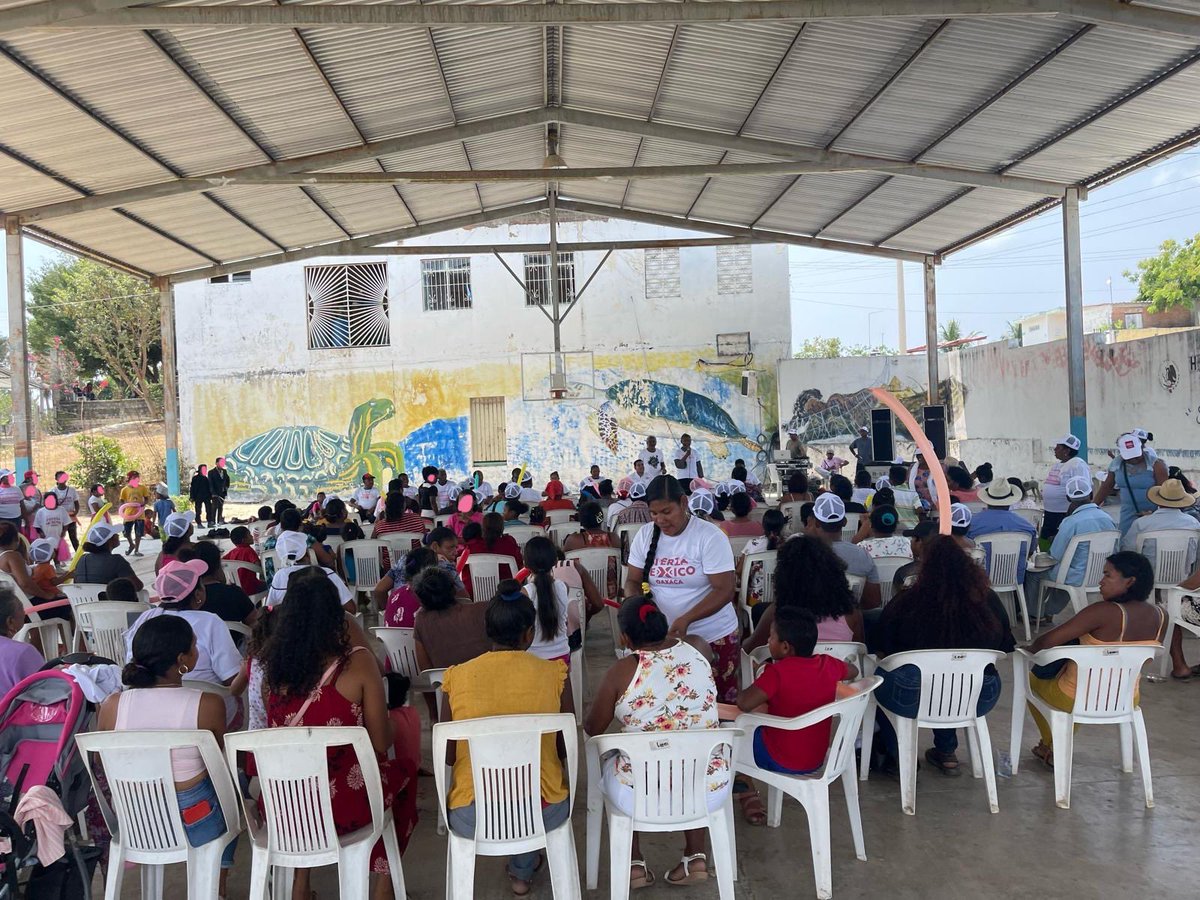 Santiago Tapextla se pinta con nuestra #OlaRosa de la 4Transformación y este 2 de junio van a votar por nuestra candidata a presidenta municipal Tomasa Cruz Mariche, vamos a transformar Santiago Tapextla, vamos juntas y juntos siempre caminando hacia adelante. 
#Cierredecampaña