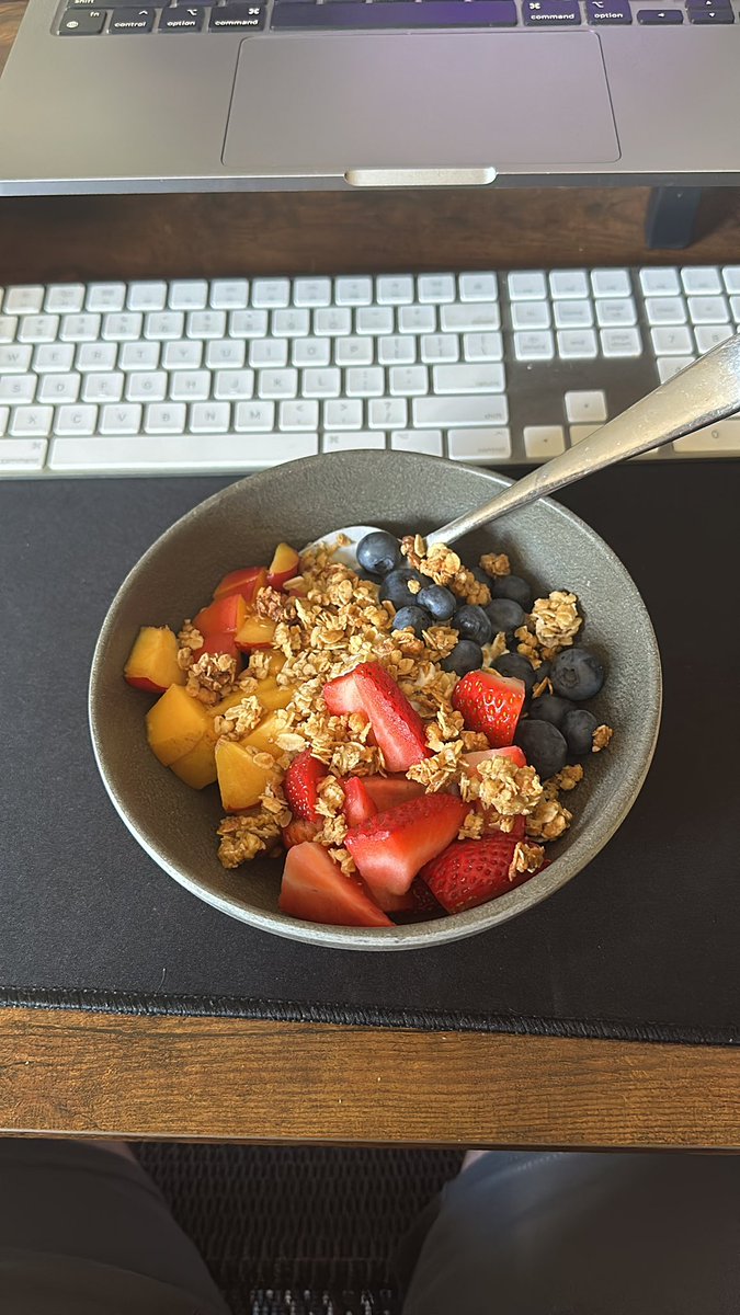 ChefMacy's tweet image. Rare non-wolves related tweet but I’ve been REALLY into parfait bowls lately. Looking forward to eating this everyday for 3 weeks straight and then never touching one again