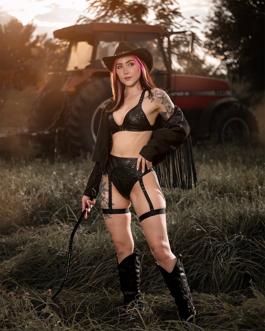 What am I wranglin' today???  📷 @shutter_owl https://t.co/o4Fd7bUkYR<a class="tags" target="_blank" title="On Twitter" href="/?out=eyJ0eXAiOiJKV1QiLCJhbGciOiJIUzUxMiJ9.eyJpYXQiOjE3MTgwMTk2ODUsImlzcyI6InR3cG9ybnN0YXJzLmNvbSIsIm5iZiI6MTcxODAxOTY4NSwiZXhwIjoxNzQ5NTU1Njg1LCJyZWRpcmVjdF91cmwiOiJodHRwczovL3R3aXR0ZXIuY29tL3NodXR0ZXJfb3dsIn0.Aclg3i2eTUXIPGSVtI9HyVPriCik4si_cIC7upSUL5Fo8fqAuFcM_F-KJ65NTladMajj-dJgYBIv6h9CyZHpow">@shutter_owl</a>