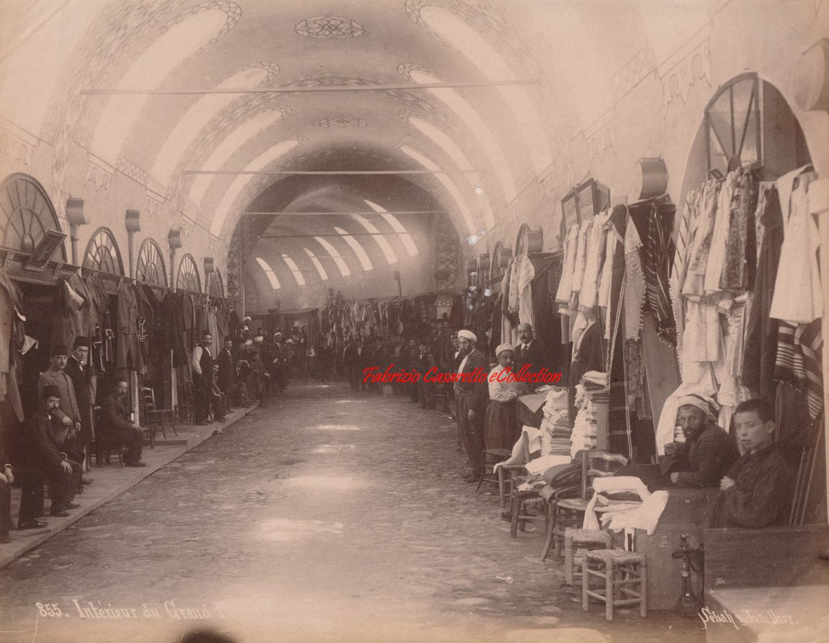 Intérieur du Grand Bazar, nég. no.855. 1890s
 
Stüdyonun çektiği birkaç Kapalıçarşı görüntüsü içerisinde bu en nadir olanlarından biri.
 
sebahjoaillier.com
#pascalsebah #polycarpejoaillier #sebahjoaillier #abdullahfreres