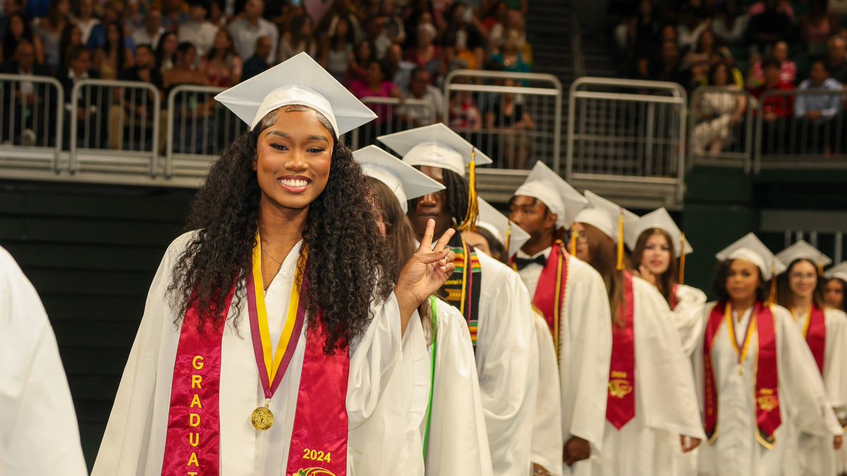 SuptDotres's tweet photo. Congratulations to the senior #Classof2024 of @Goleman_Gators on your graduation! We are immensely proud of your dedication and achievements.  Wishing all you Gators, the best as you embark on your next journey. #GraduationMagic #Alumni305 #YourBestChoiceMDCPS https://t.co/4nc1oHCWZd