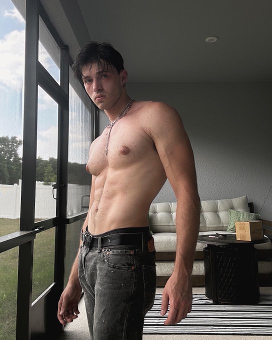 Wow, such a sick nip play vid I&rsquo;m sending out tomorrow https://t.co/Ri1qZxMple