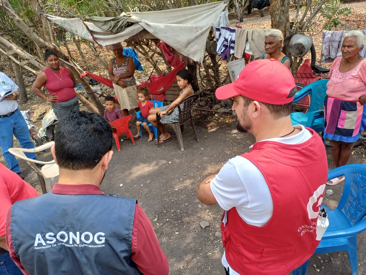 AECID_Honduras's tweet photo. 2/2 Gracias al proyecto "Mujeres Tolupanes y campesinas lideran acciones de protección y seguridad alimentaria II" junto a #OXFAM y #ASONOG mitigamos el impacto humanitario de la violencia en Yoro con enfoque en seguridad alimentaria y protección, liderado por #mujeresindígenas✊ https://t.co/6dAl1xTmXm