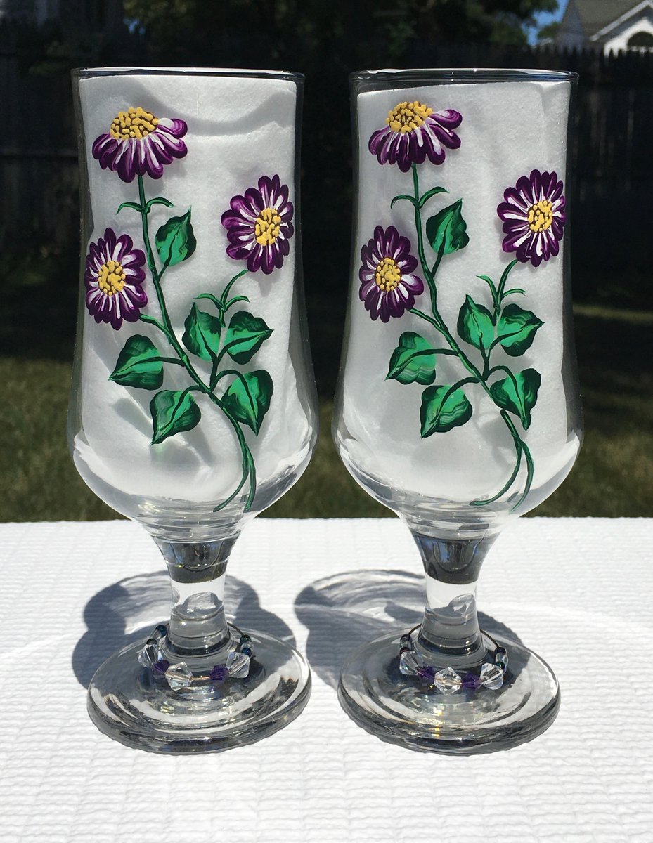 LPaintitpretty's tweet image. etsy.com/listing/457791… #glasses #handpaintedglasses #giftsforher #SMILEtt23 #CraftBizParty #etsy #etsyshop