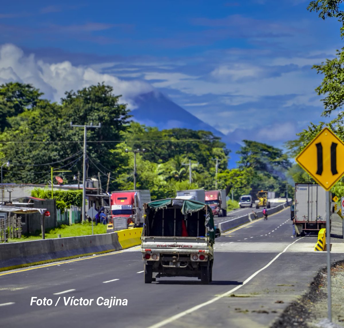 #Nicaragua cuenta con las mejores carreteras en toda Centroamérica 👏🏻✌🏻🔴⚫️ ¿Queres más masa lorita? 😇 #PLOMO19