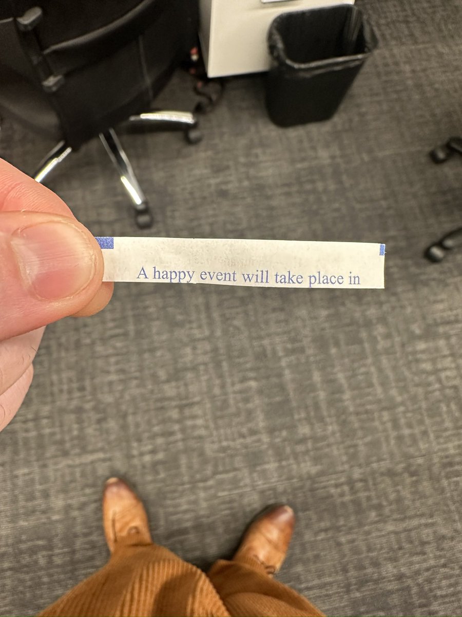MeMyselfAndZach's tweet photo. what the hell am i supposed to do with this?? Where is the happy event?! https://t.co/r1iqR6qxJH