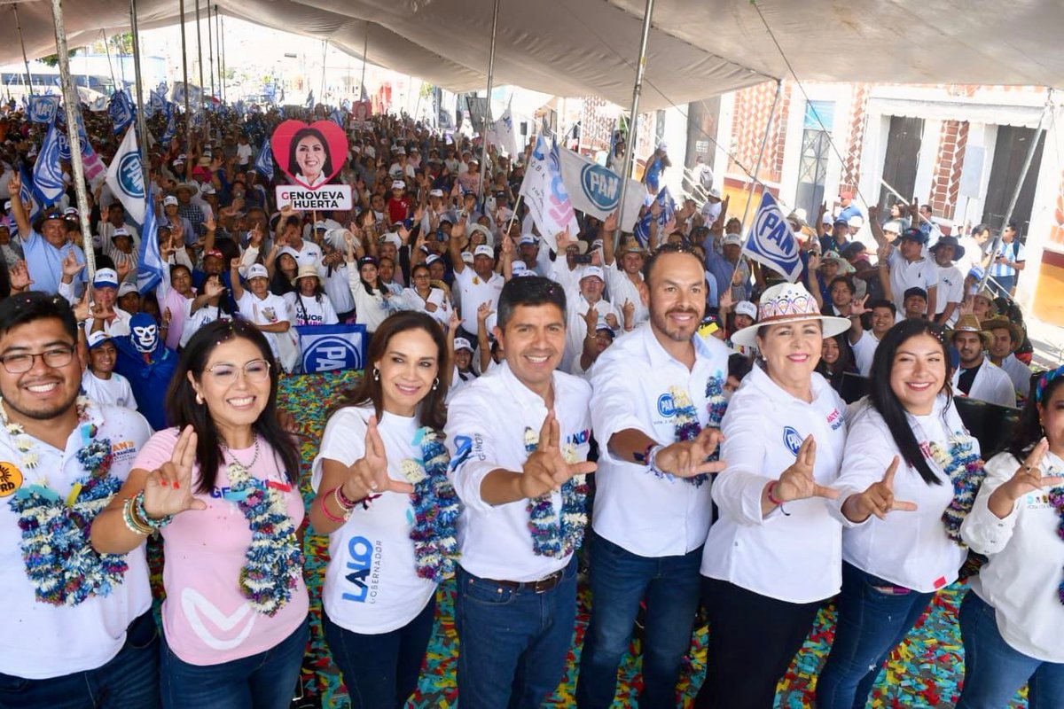 Gracias Tepeaca por este cierre de campaña inolvidable, con @EduardoRivera01 y candidatos y candidatas de la zona.🙌🎉 Con el apoyo y respaldo de la ciudadanía, este 2 de junio lograremos la victoria por el cambio verdadero que anhelamos.💪 ¡Vota todo PAN!💙🔵