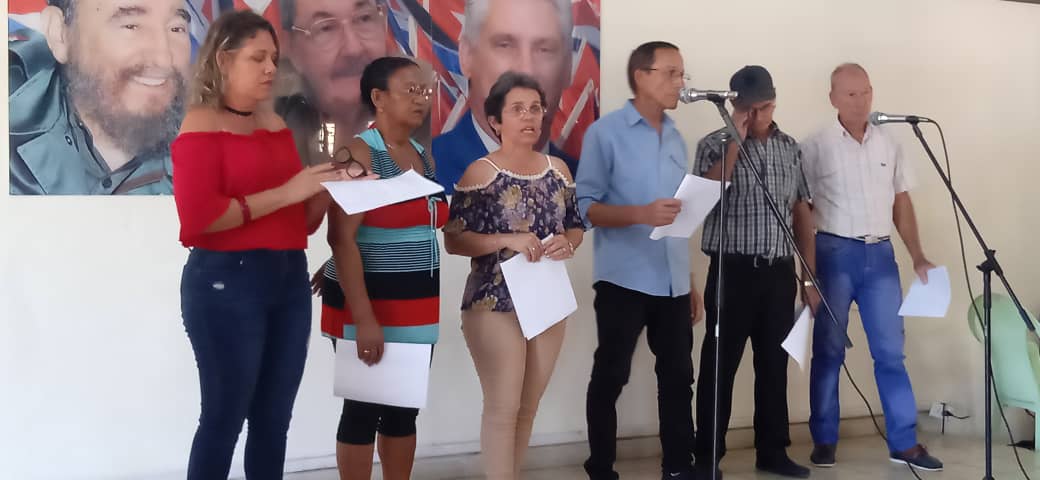 Rememorando el programa Alegrías de sobremesa por los profesores de la EMCC se dio inicio al festival de Artistas aficionados de la @RgionMtarVC porque #CubaEsCultura