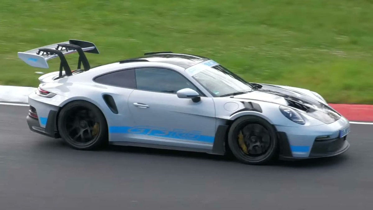 This Porsche 911 test mule sure sounds like a new GT2 RS. motor1.com/news/721460/99…