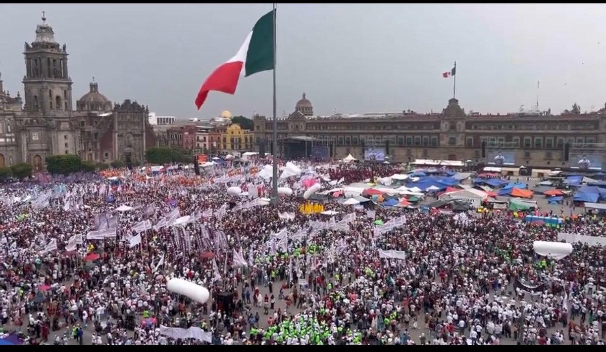 El zócalo:

Con Xóchitl y la marea rosa /// Con Sheinbaum

Si hay algo que aplaudir de este proceso es que así se ve una democracia, con ambos extremos involucrados y evidenciando un interés latente por la participación ciudadana. ¡El domingo a votar!