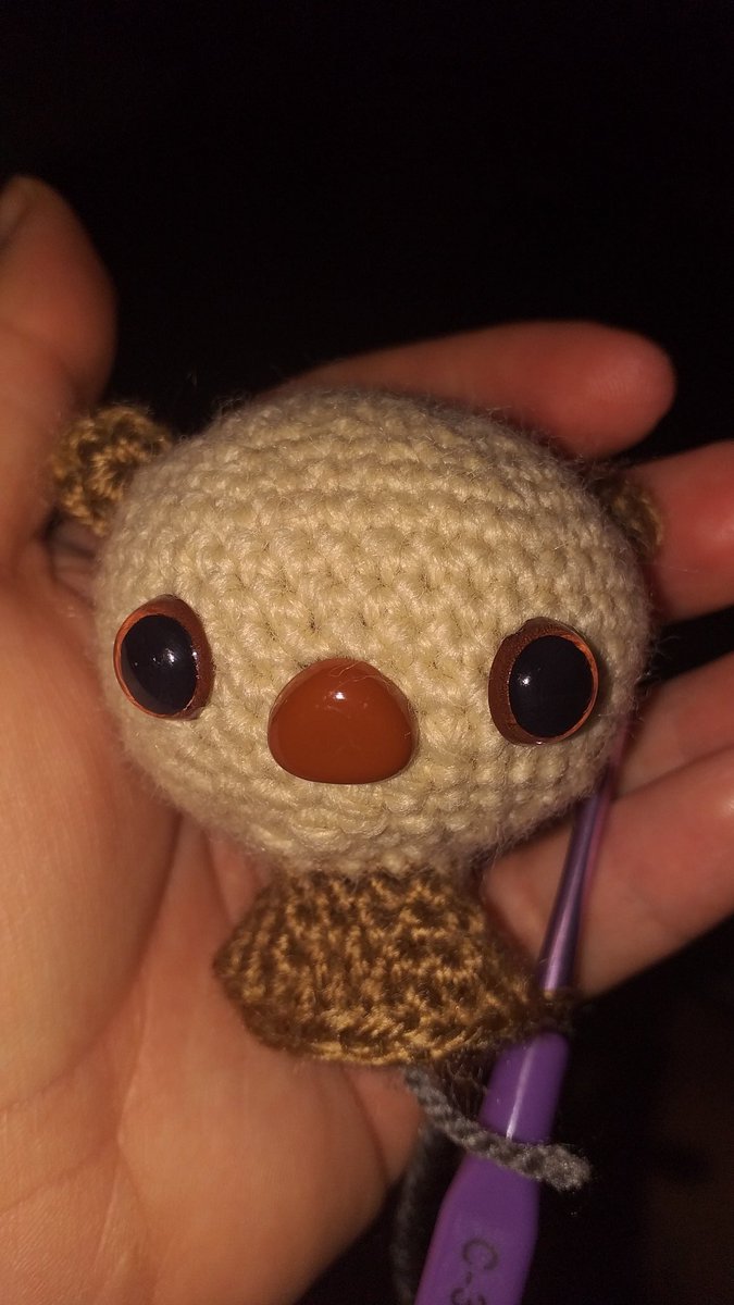 its #worldotterday so... take my horrible picture as i watch #ncis and #crochet to finish him before midnight lol
#handmade #amigurumi