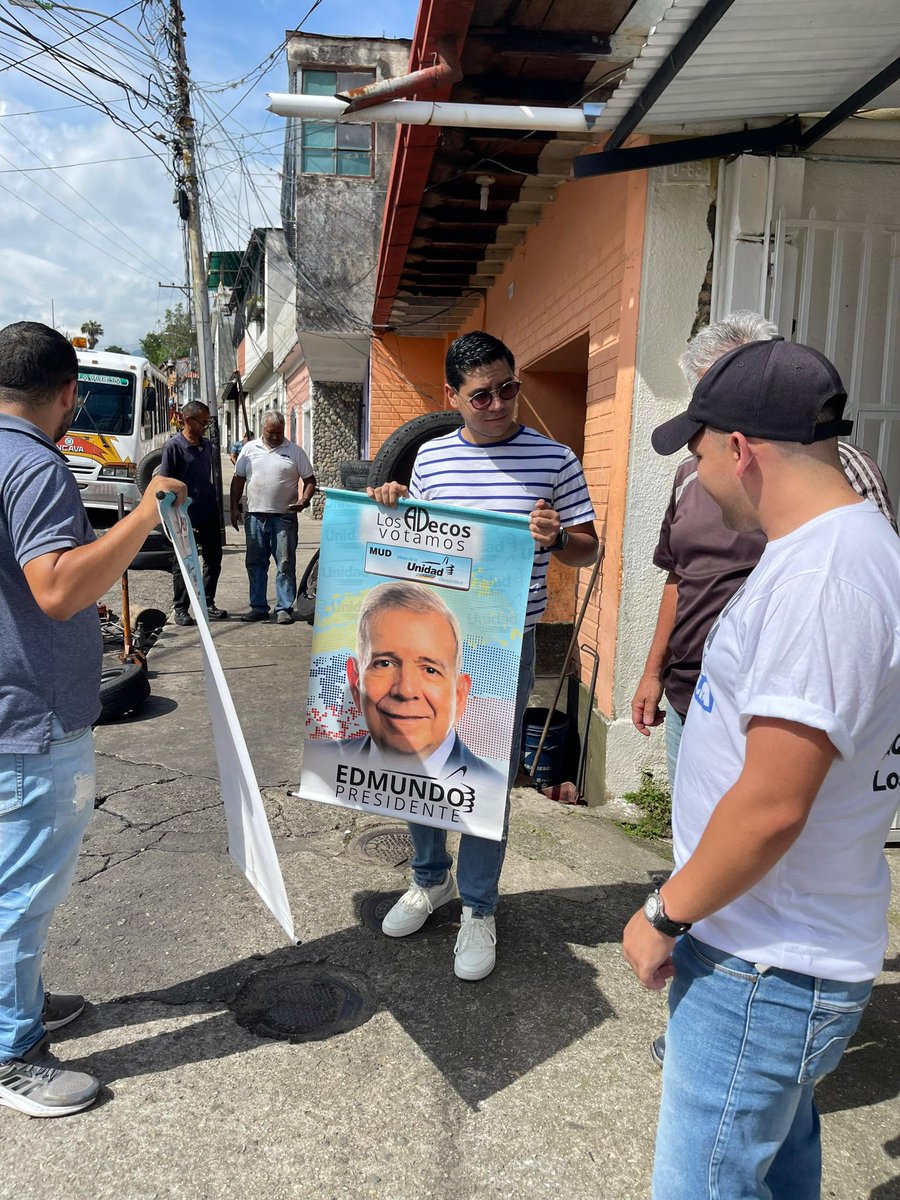 #29May Jornada de Activismo Juvenil

Estuvimos en la Parroquia Milla del Municipio Libertador, sector La Hoyada de Milla. Invitando a participar a todos los ciudadanos este 28 de Julio y promoviendo el nombre de nuestro candidato <a href="/EdmundoGU/">Edmundo González</a> PRESIDENTE.

¡Venezuela en Unidad!
👍🇻🇪
