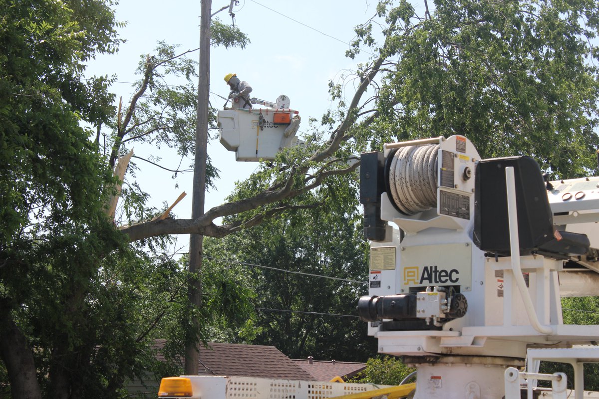 City makes strides on second day of storm recovery... See the latest progress as crews work tirelessly toward full restoration of services: garlandtx.gov/CivicAlerts.as…