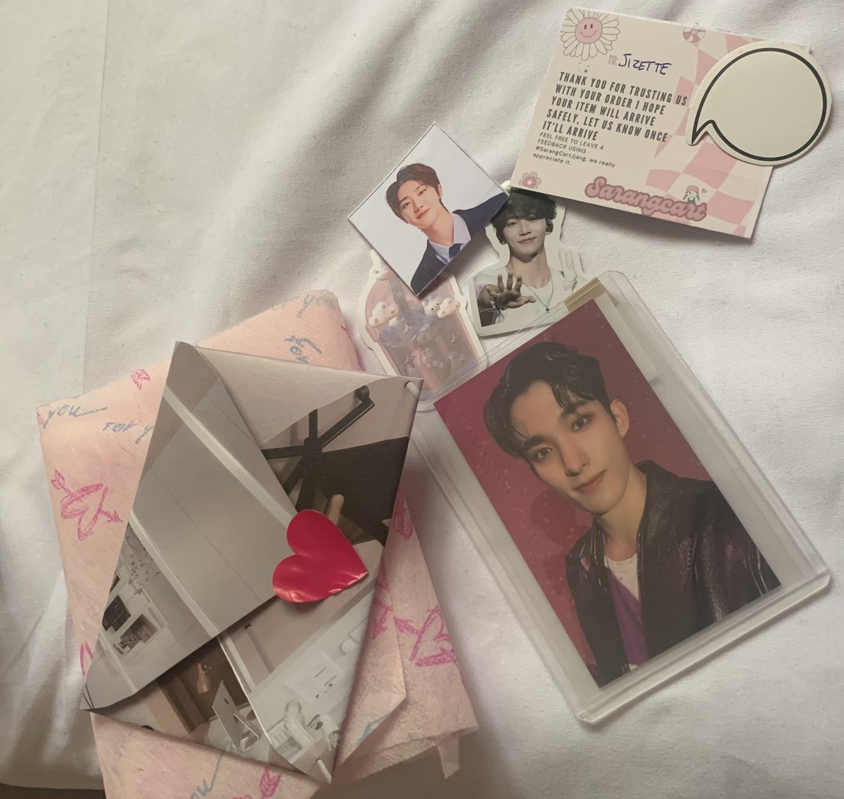 IsabelJizette's tweet photo. Late feedback due to a busy schedule 🥹

DK arrived home safely with super cute packaging. Thank you, @sarang_cart! Looking forward to more future purchases! 🩷🩵

#SarangCartJjang https://t.co/SheM8eQdyo