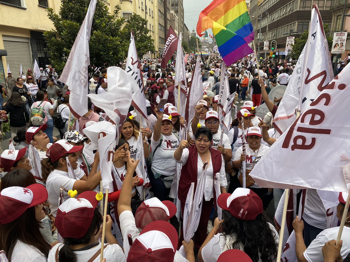 CandidataMZC22's tweet photo. Estamos del lado correcto de la historia 🇲🇽♥️

Con tu voto este domingo 2 de junio, seguiremos haciendo historia y le daremos continuidad al proyecto de nación que es Morena, junto a la Dra. @Claudiashein , @ClaraBrugadaM , @ALEIDAALAVEZ , @mariselazuiga1 y @OHarfuch ✅🗳️✨ https://t.co/rlaASPN2nX
