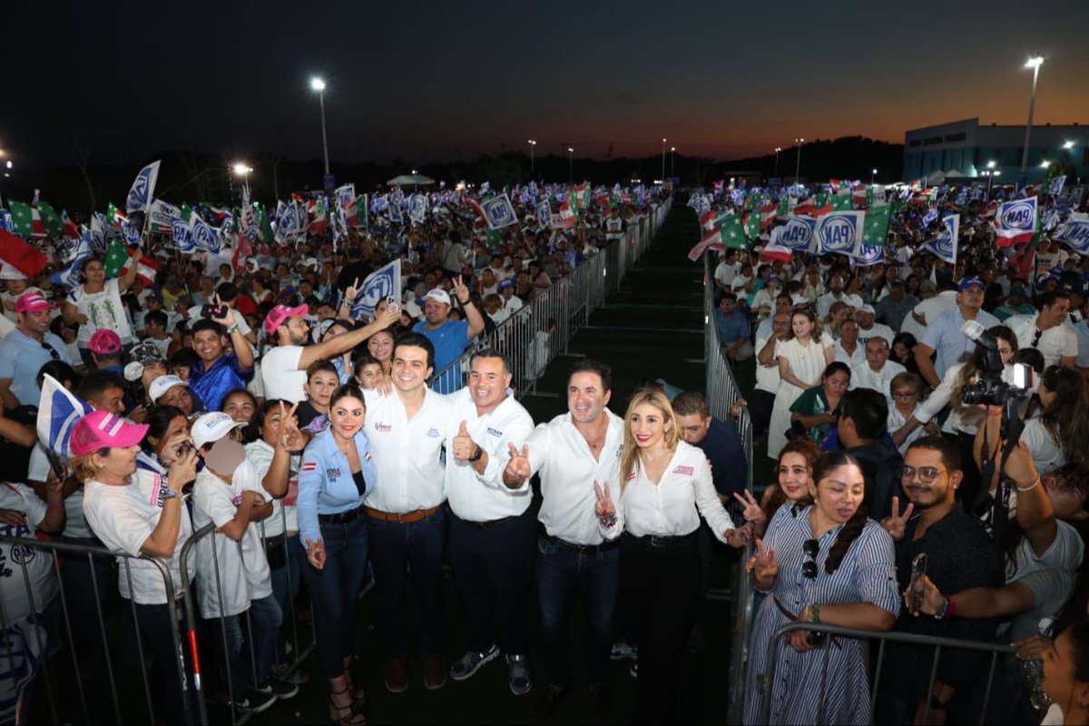 🙌🏼🔵 ¡EL EQUIPO PROGRESO ESTA LISTO PARA GANAR!

Dejamos un legado en #PROGRESO, que sin duda estará en las manos correctas con <a href="/erikrihaniglez/">erikrihaniglez</a>. Y con nuestro próximo gobernador <a href="/RenanBarrera/">Renán Barrera</a> y Claudette Gamboa en el Congreso estoy seguro que a Progreso le va a ir aún mejor.