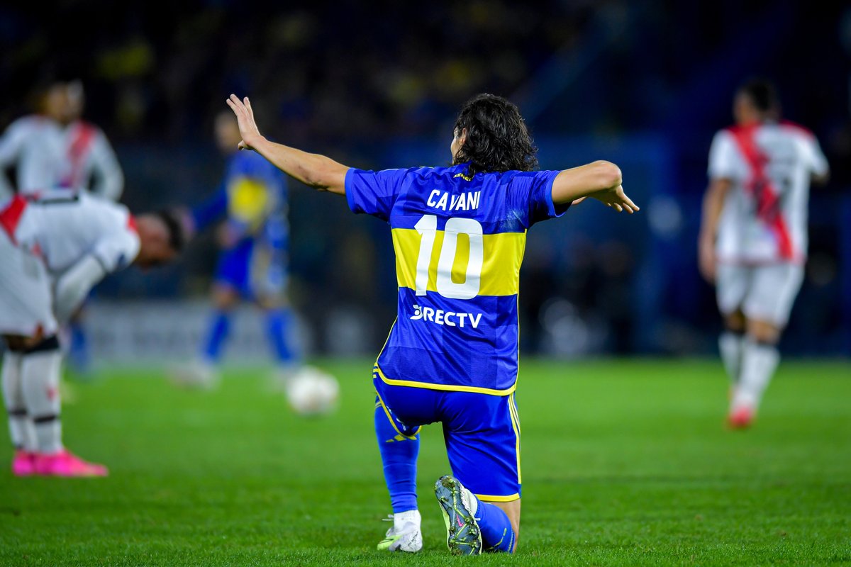 Cavani convirtió el segundo tanto del Xeneize ante Potosí.