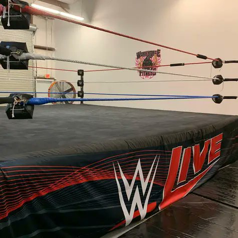 Real_Gastineau's tweet image. At 5:30 pm it was 102 degrees in the center of the ring. You either want it or you don&apos;t ✌️ We&apos;re built different #DungeonStrong