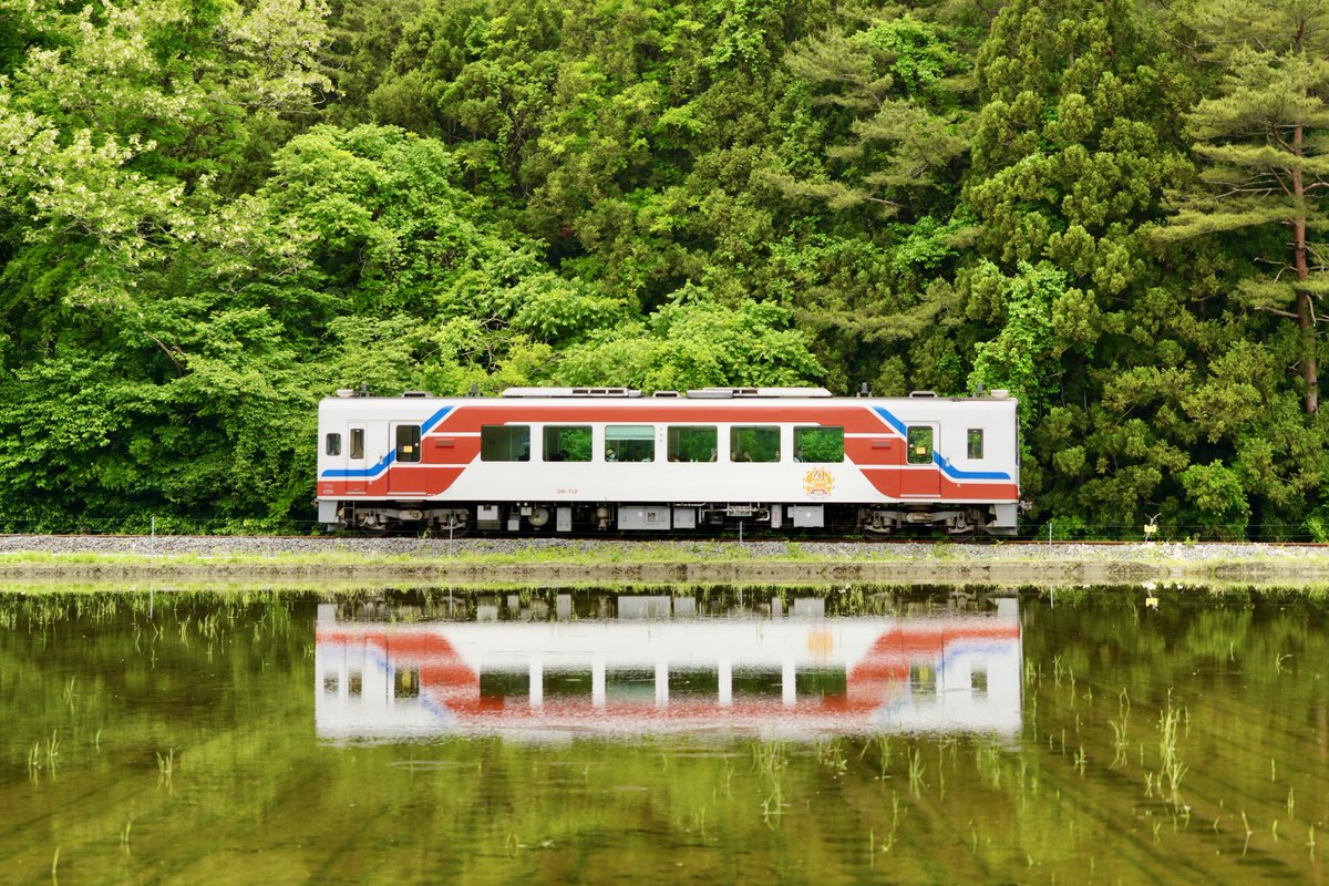 綺麗な水鏡🪞

#三陸鉄道　#三陸鉄道リアス線　#三鉄　 #さんてつ　#岩手　#岩手県
#japan  #iwate  #sanriku  #sanrikurailway  #railway