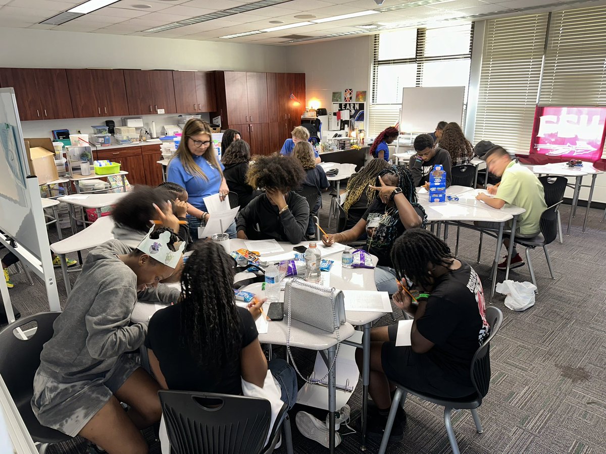 HEIMERTHEPEPE_S's tweet image. 📚💪 Even though it’s the last week of school, our dedicated 8th graders are still coming in for tutoring, preparing themselves for the challenges of next year! Your hard work and commitment are truly inspiring. Keep it up! 🌟 #Ripples #HighSchoolReady #DedicatedStudents