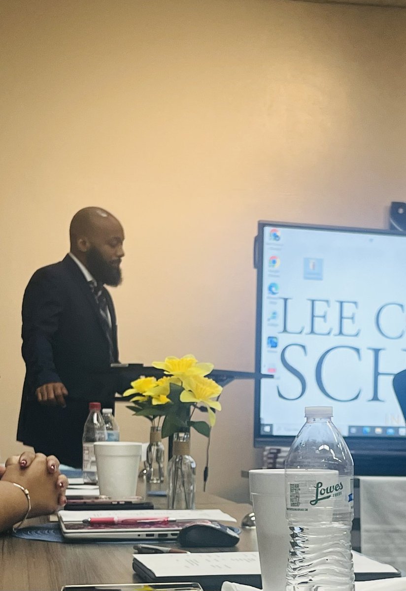 Dr. Lisa Duffey tweet media