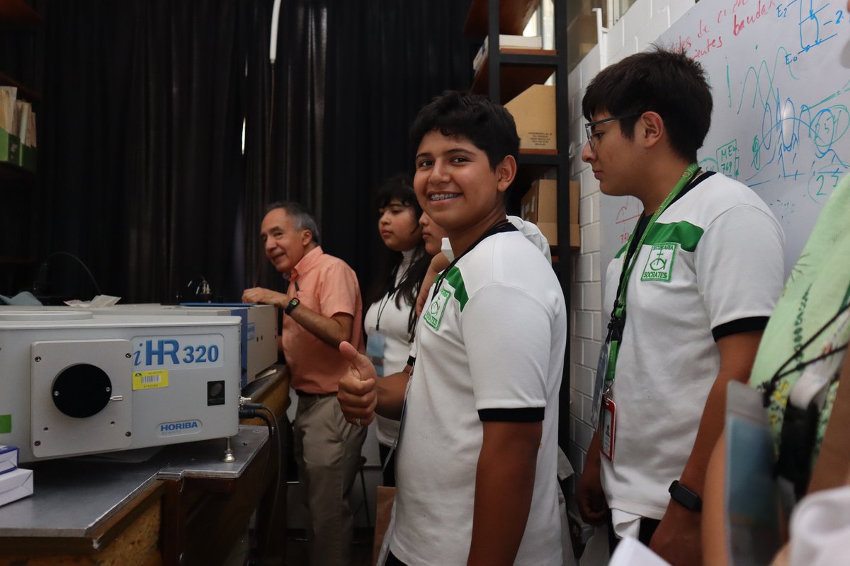 dcbiuami's tweet photo. ¡Hoy tuvimos un día maravilloso en compañía de jóvenes y adolescentes en la UAM-I! 🌟👩‍🎓👨‍🎓 Aprendieron sobre CBI y el quehacer de la ciencia 🔬📚, además de participar en actividades deportivas 🏀⚽. ¡Gracias por inspirar a futuras generaciones! 🌱✨ #SoyUAM #SoyUAMI #OrgulloCBI https://t.co/saAB0N2bvS