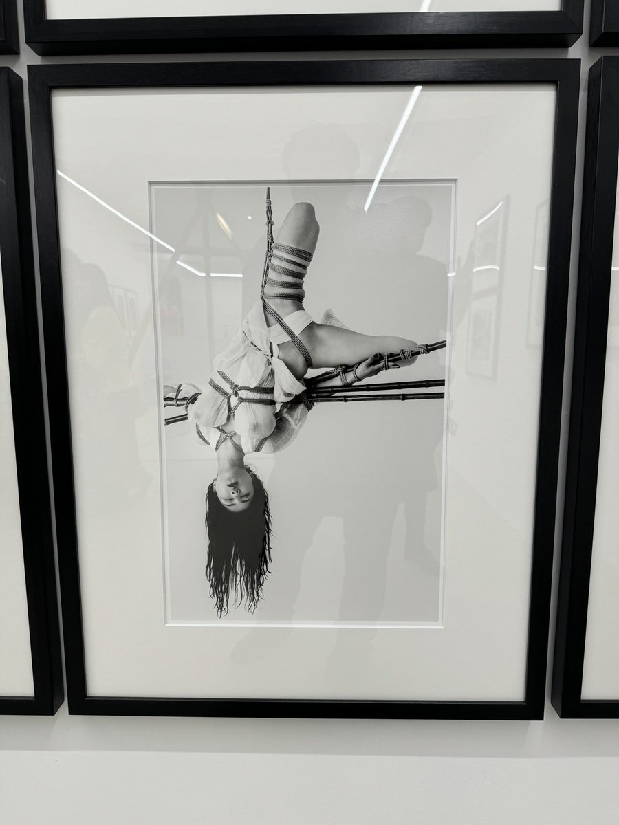 enjoyRope's tweet image. 2024.3.30 Hajime Kinoko The Marrow of Ropes at AKIO NAGASAWA Gallery AOYAMA

#HajimeKinoko
#一鬼のこ
#縄の髄
#ロープアート
#緊縛
#縄
#AKIONAGASAWAGalleryAOYAMA