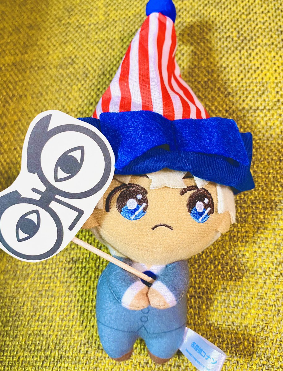 Cf0313's tweet photo. あまりにもかわいいがすぎる…
みんなおーさかにきたらくいだおれプリン買おう…🙏
帽子だけじゃなくて中に入ってる紙もめちゃくちゃかわいいです…😭💕
ぴょこにぴったりですよ！

☹️「みててください…ぬいっ！これでぼくもかんぺきなくいだおれです🥸」 https://t.co/Kxv7AV6Lgw