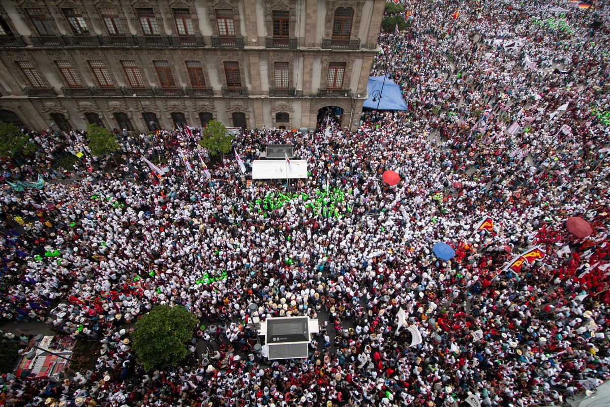 México desbordado en apoyo a la primer Presidenta de México @Claudiashein. Qué gran cierre de campaña, el pueblo feliz feliz feliz porque sabemos que el domingo arrasaremos en las urnas. Qué viva la 4a Transformación!!!! #ClaudiaPresidenta #VotoMasivoPorMorena