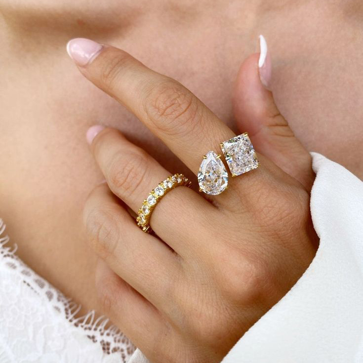 DiamondByMonet's tweet image. 💍 Double the sparkle, double the love! Create a custom Toi et Moi engagement ring as the ultimate diamond duo. Say "I do" with two! 💎✨

diamondsbymonet.com

#ToiEtMoi #DoubleTheSparkle #EngagementGoals #DoubleTheDiamonds