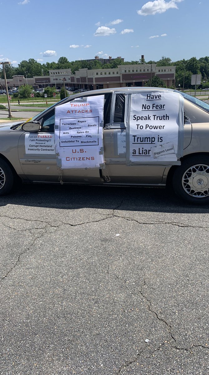 Linda to a T (@toshls) on Twitter photo Was walking to Dr in Northern Virginia today. This car was sitting in a closed bank parking lot. Other side also had Vote for Joe sign. 😳 Was walking to Dr in Northern Virginia today. This car was sitting in a closed bank parking lot. Other side also had Vote for Joe sign. 😳
