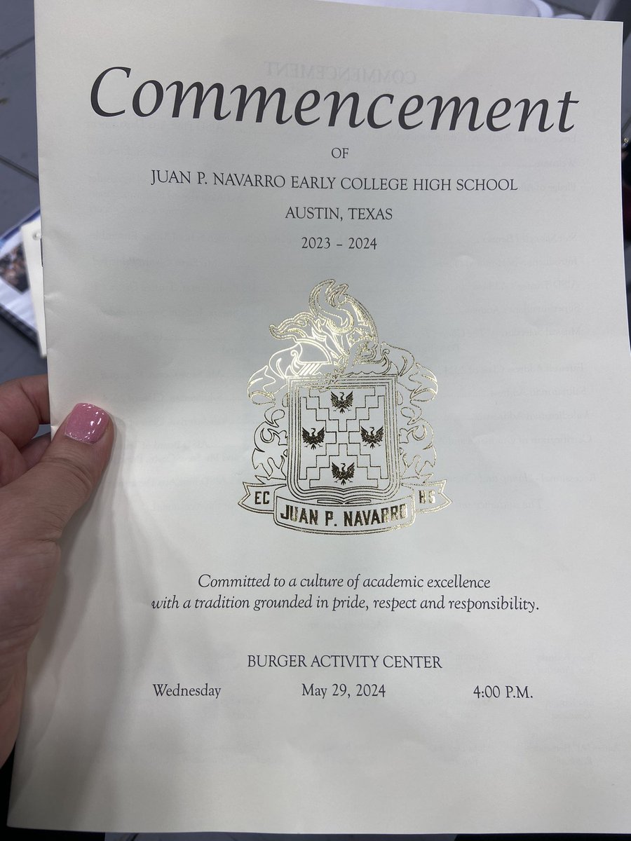 ElementaryMcbee's tweet photo. Congratulations class of 2024 @navarro_vikings graduates! https://t.co/aaobinYOIf