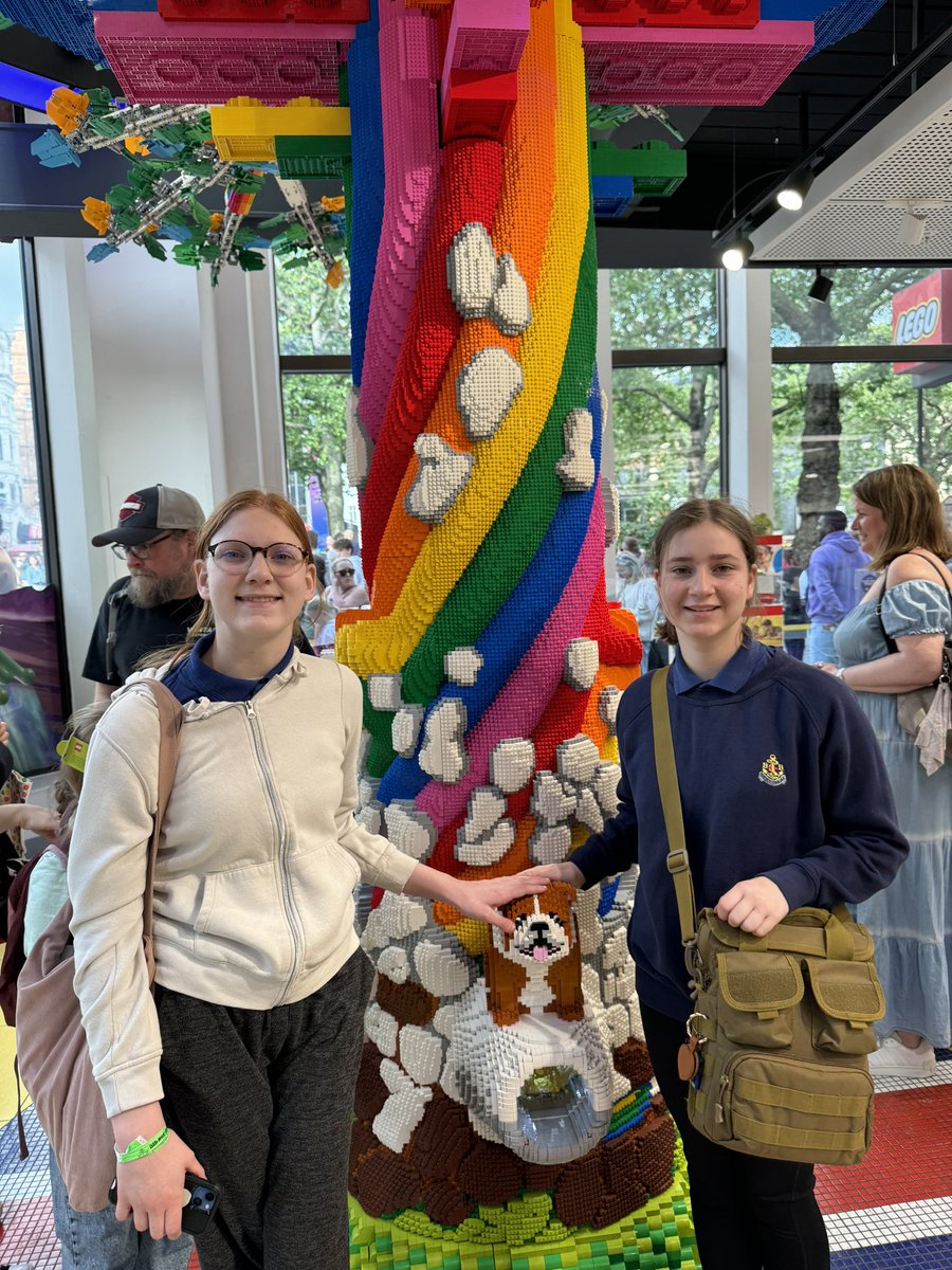 Members of Howden BB GA joined <a href="/5thHullBB/">5th Hull BB</a> for a day trip to London and enjoyed <a href="/SG_SkyGarden/">Sky Garden</a> <a href="/horizon22B/">Horizon 22</a> <a href="/thamesclippers/">Uber Boat by Thames Clippers</a> Leicester Square and China Town! @Year6Howden why not join us on a Friday when you join <a href="/HowdenSchool/">HowdenSchool</a> in September - get in touch with Miss Brownlee for info!