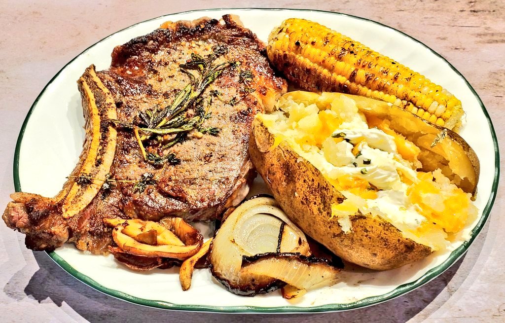 Will my Ribeye plate work for you? 👊😋👍#Foodie #yummy #ribeye #steak #dinner #HomeChef