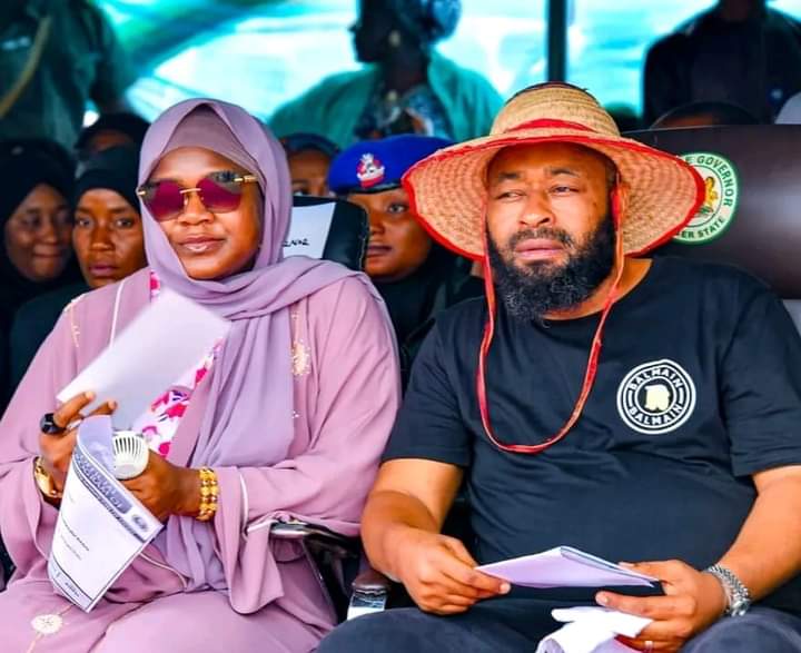 Governor Umaru Bago @HonBago approves:

- N25B for pension and gratuity payments
- Immediate promotion for due civil servants

A positive step towards fulfilling campaign promises and recognizing civil servants' hard work!
 #FarmerGovFirstYear #NewNiger