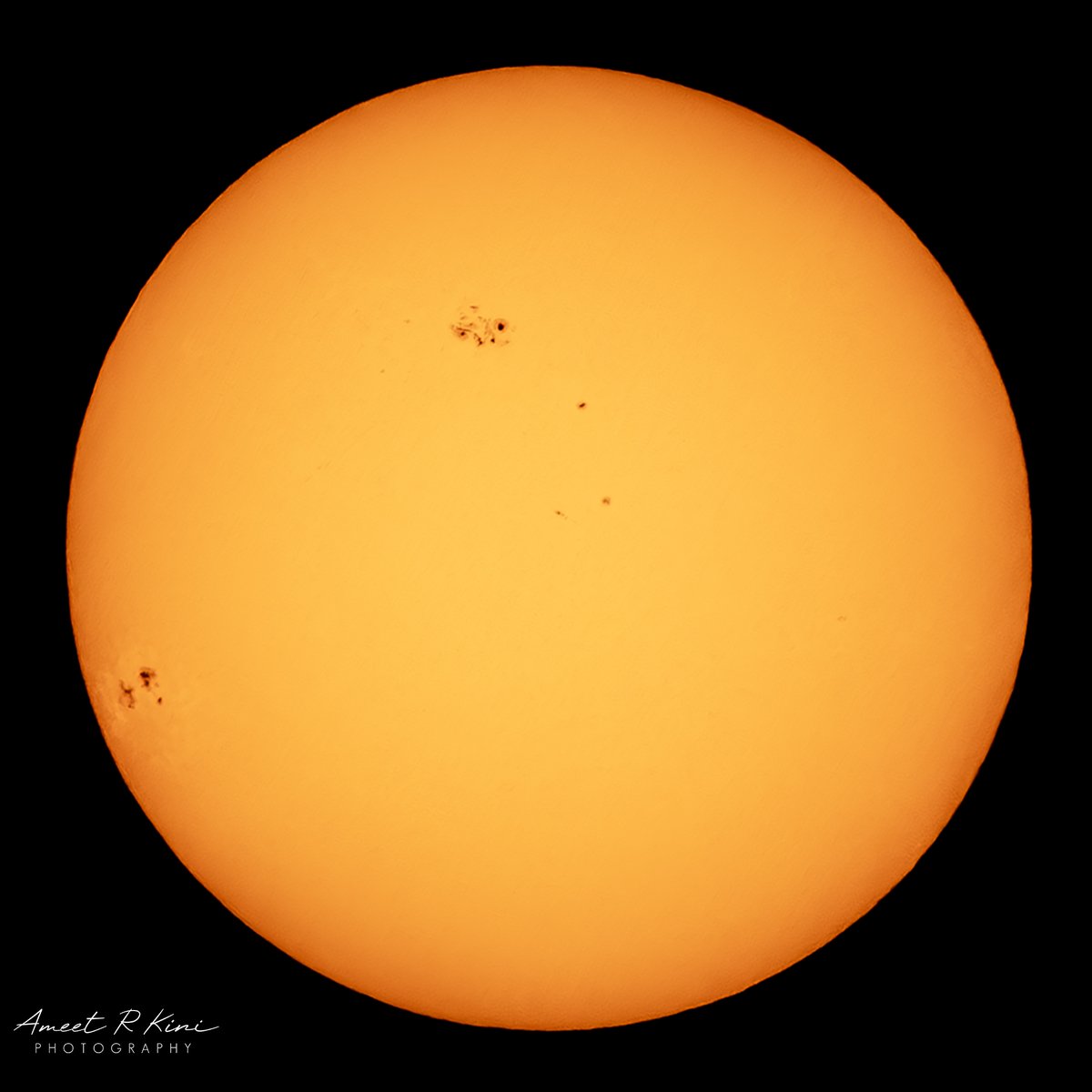 IT'S BACK!!! The famous sunspot group AR 3664, which was responsible for the awe-inspiring #AuroraBorealis  show a couple weeks ago, rotates back into view as AR 3697. You can see in on the left. Let's wait to see what happens in the next few days! 
#sunspots #AR3697 #AR3664