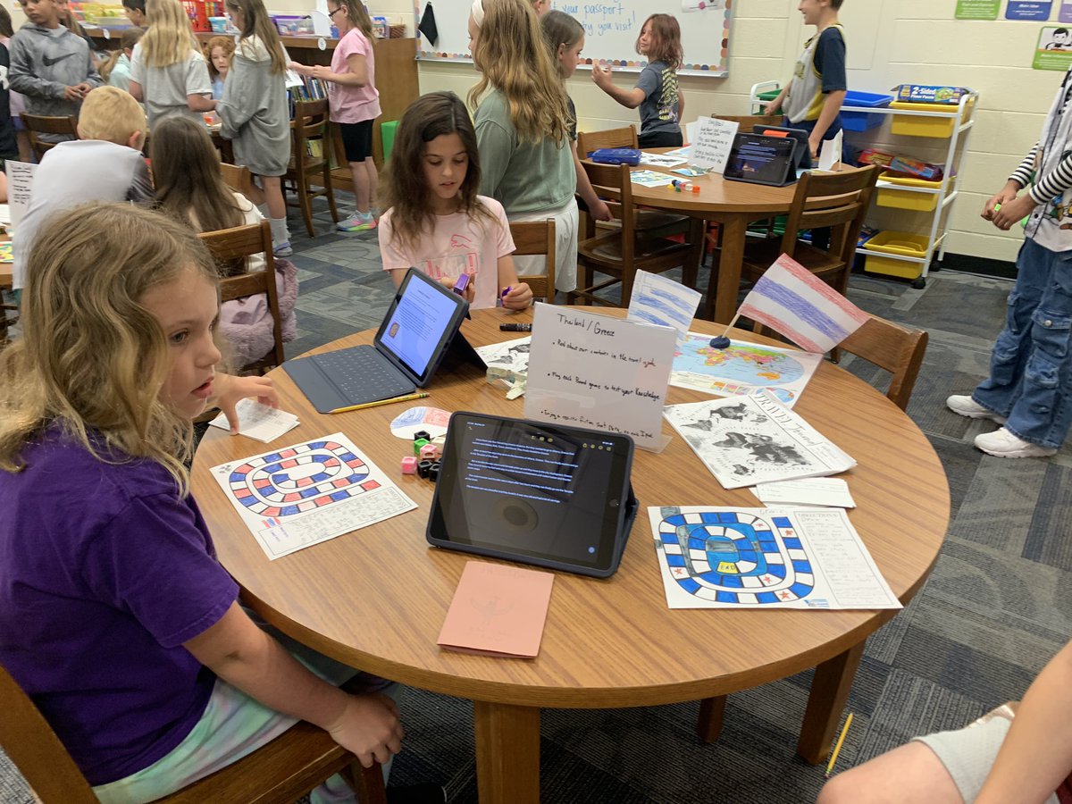 I enjoyed traveling the world with third grade students at Weston today! Nice project work <a href="/cnulph_2/">Callie Nulph</a> and students! #WestonProud