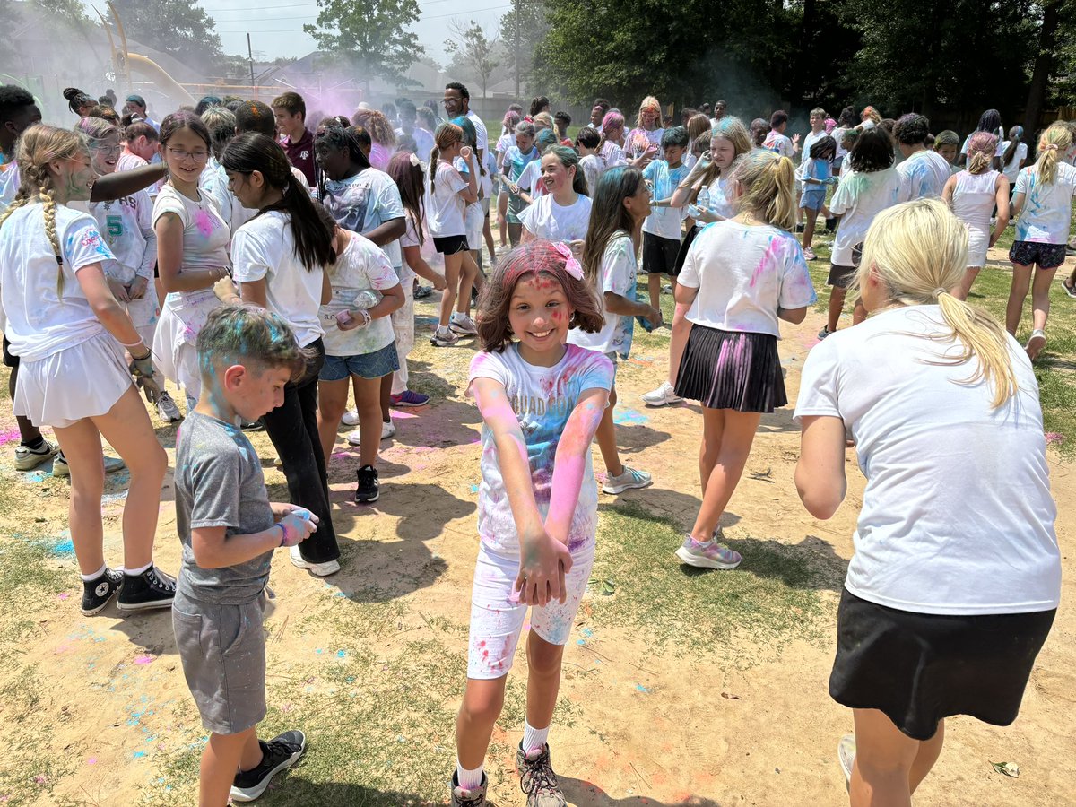 mrstaylor_fce's tweet image. What a fun day to be in 5th grade at @HumbleISD_FCE! The kids loved getting messy at the annual 5th Grade Color Run! #CardinalPride