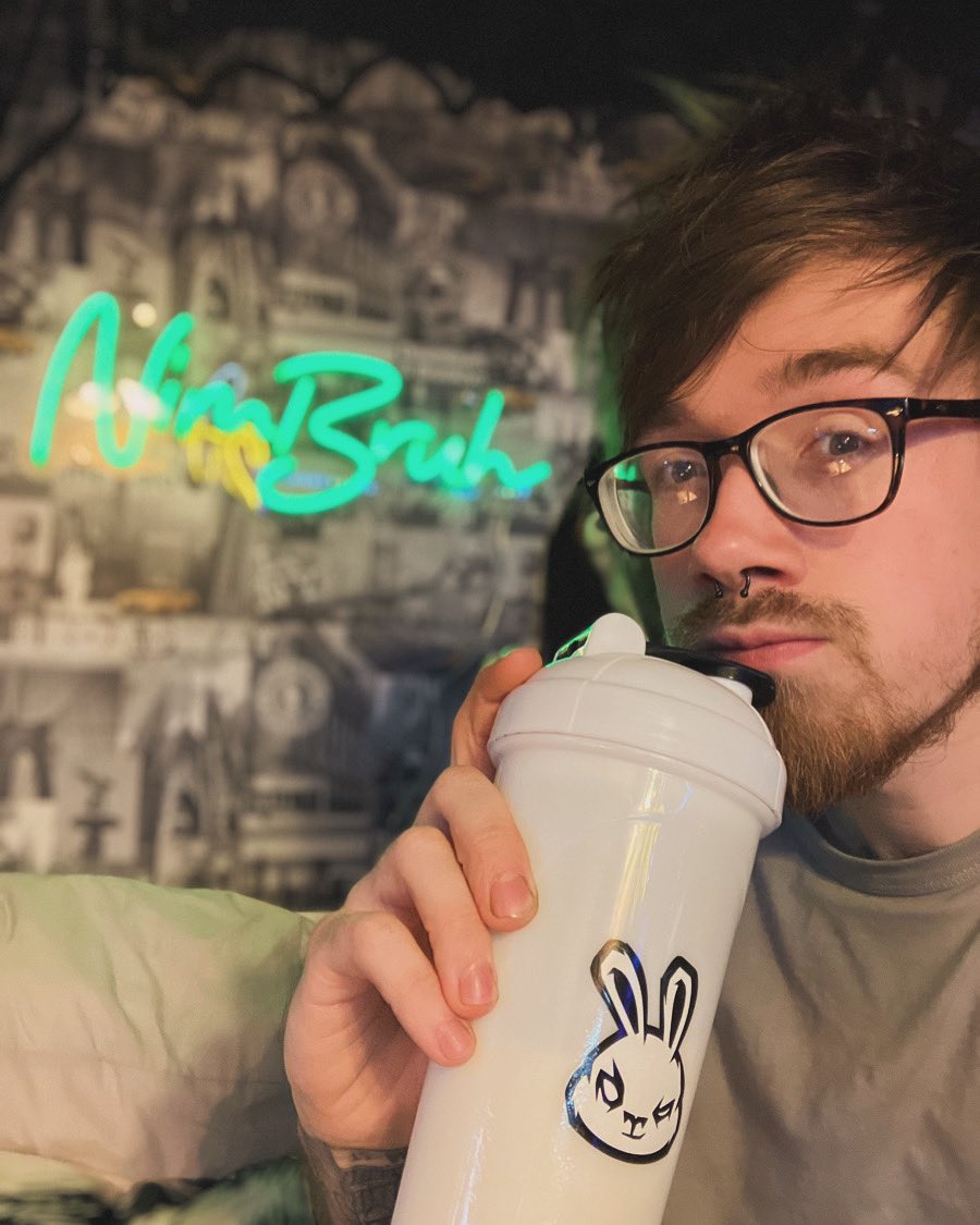 NimBruh's tweet photo. So far my favourite flavour from @SneakEnergy has to be either #Bananawaffle or #caramellatte shake. Still gotta try raspberry creamsicle 🍌🍓☕️ Also loving this new background piece I got!
”NIMBRUH”!! #sneakenergy https://t.co/GvDU16rPuc