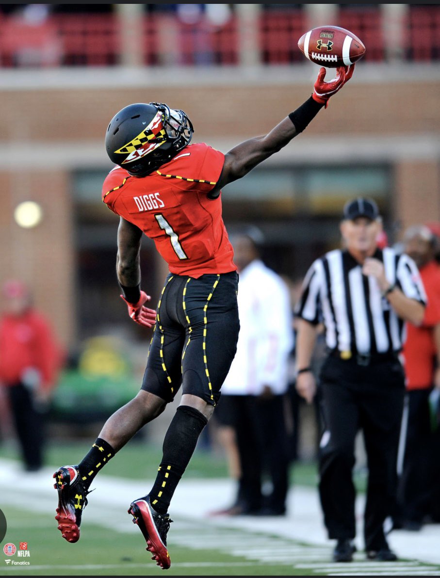 Blessed to say I have received an offer from The University of Maryland! @D_Wrobo @CoachLocks @Red_Zone75 @Tonyrazz03