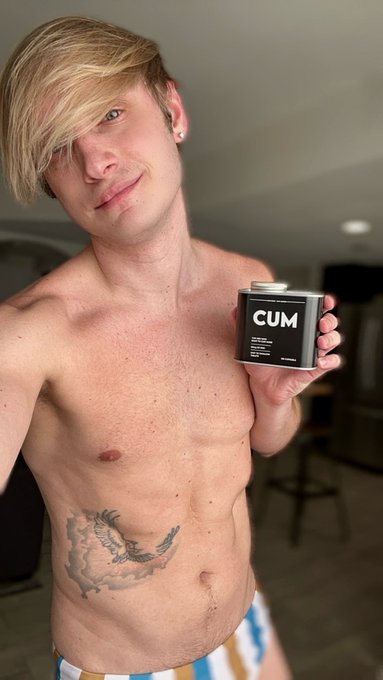 Watch Max Carter's leaked NSFW photo on TwXstars