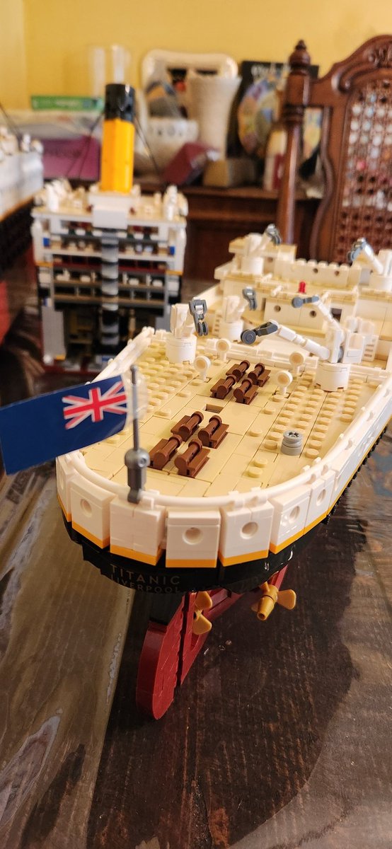 TrickstersFolly's tweet photo. Day 20::: Bag 44 done! Put in the railing for the poop deck, some more cranes, and the flag!!! Just two more bags...I think I'll do them tomorrow. Two more ;_; #legotitanic #legomodels #lego https://t.co/uglLZPrgCN