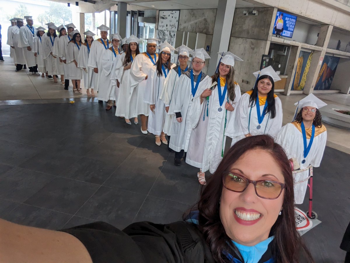 MDVirtualSchool's tweet image. Congratulations to our Class of 2024! We are so proud of all of you. Be kind and be bold. 
#classof2024 #mdcpsgrad #yourbestchoicemdcps