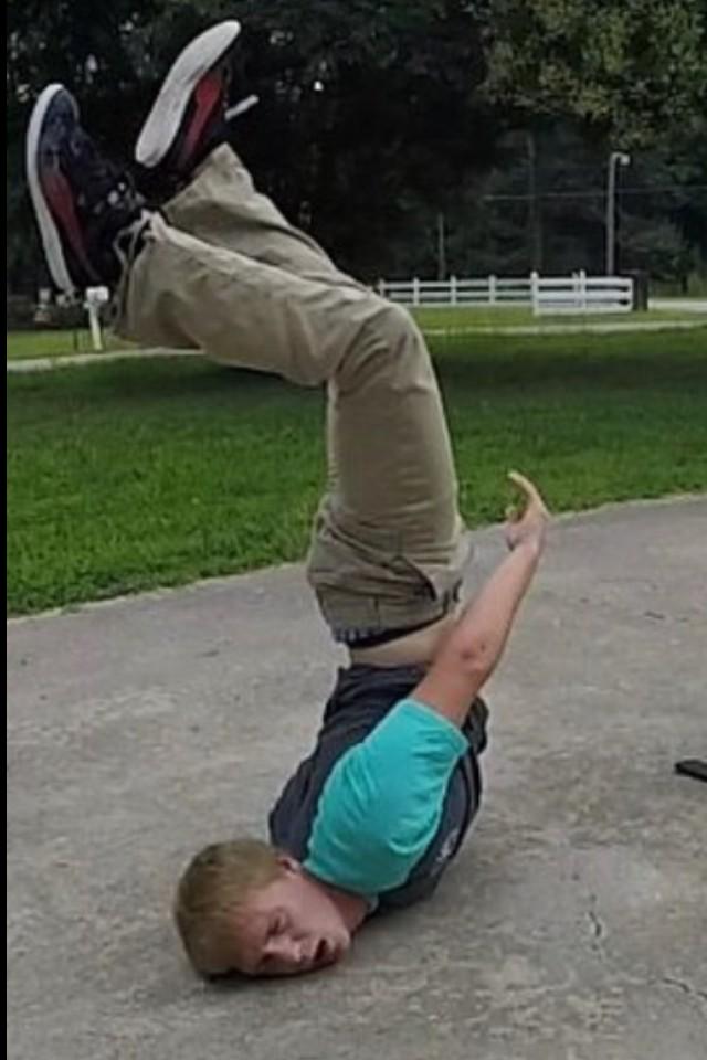 Felipe__Gomez's tweet photo. @ItsDeanBlundell Wonder how many did the Full Scorpion fall..into a wheel of Gloucester cheese! https://t.co/7mcBsWTsbv