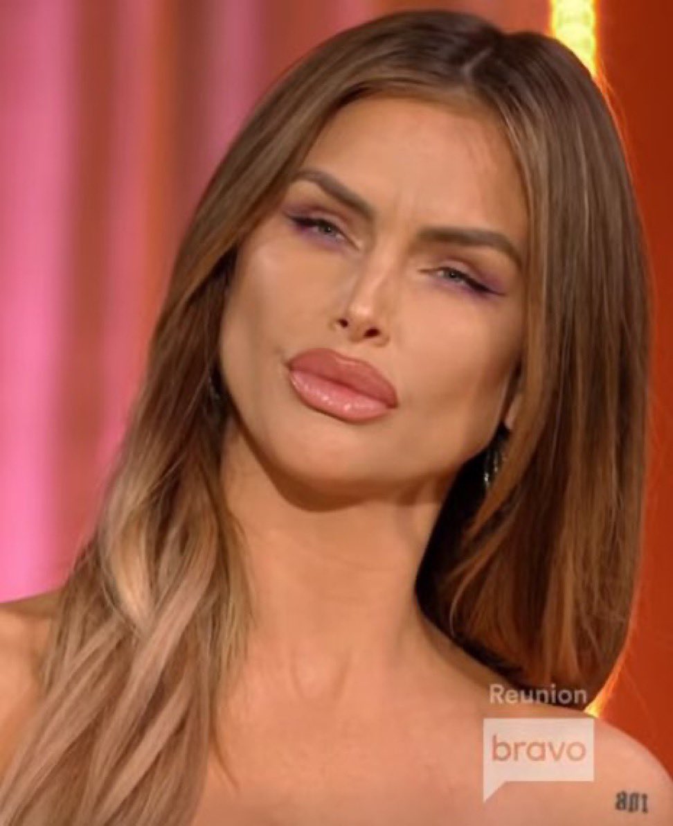 The bravo community rarely agrees on anything so it says a lot that everyone is *actually* universally on the same page about never wanting Lala Kent on our TVs again. I’ve never seen anything like it! #pumprules