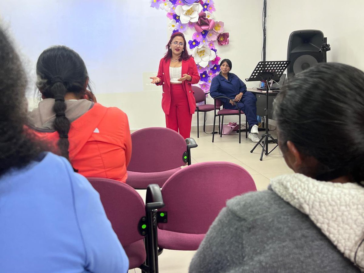 caaesanlazaro's tweet photo. ✅En el auditorio del #CAAESanLázaro de @Salud_Ec compartimos el diálogo a través del Cine-Foro y hablamos sobre #SaludMental, como moderadora de la película “Mi encuentro conmigo” estuvo la Dra. Katherine Chérrez directora de la institución
#ElNuevoEcuadorResuelve https://t.co/IpHTkrYZXN