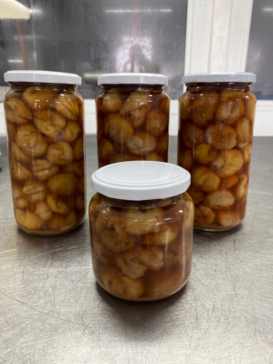patymarchant's tweet photo. Conservas y puré de castañas al ron  elaborado por EIA Liceo Bicentenario Insular de Achao https://t.co/JaX2CsLRx9