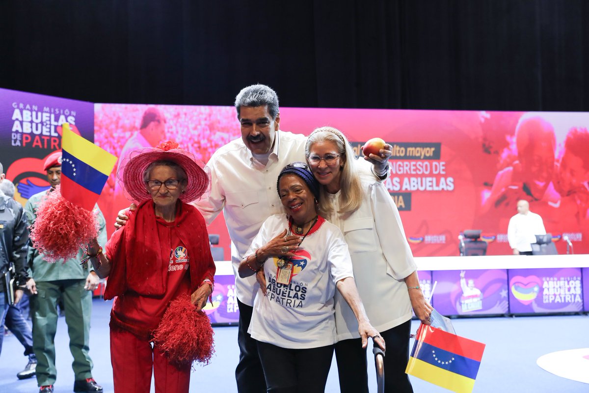 Con la Gran Misión Abuelos y Abuelas de la Patria, nos encaminamos a tiempos mejores, para cambiar todo lo que haya que cambiar y garantizar los 4 vértices priorizados: La salud y la alimentación, la protección social integral, la organización y la consolidación del Movimiento de