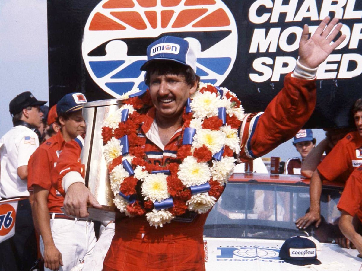 Neil Bonnett won the 1983 World 600 at Charlotte 41 years ago today. 🏁 It was his second straight World 600 win. #AlabamaGang 🏁